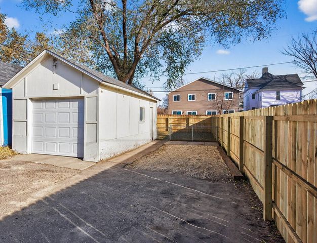 694 Desoto Street, Saint Paul, MN 55130