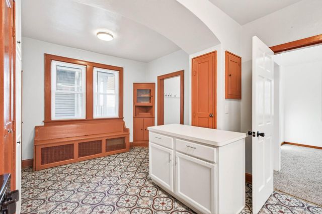 694 Desoto Street, Saint Paul, MN 55130