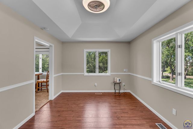 3725 SW Kings Forest RD, Topeka, KS 66610