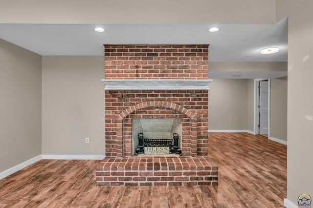 3725 SW Kings Forest RD, Topeka, KS 66610