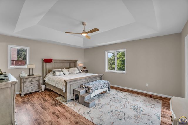 3725 SW Kings Forest RD, Topeka, KS 66610
