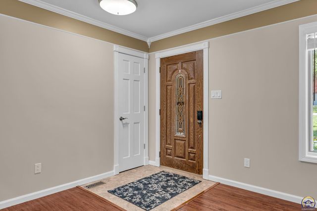 3725 SW Kings Forest RD, Topeka, KS 66610