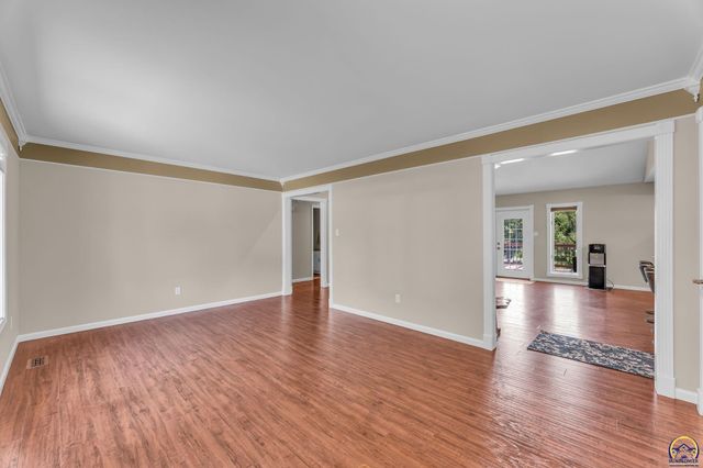 3725 SW Kings Forest RD, Topeka, KS 66610