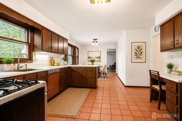 25 Dunston Drive, East Brunswick, NJ 08816