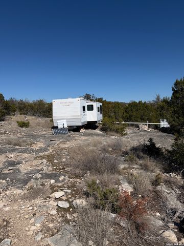 498 Sd 45330, Rocksprings, TX 78880