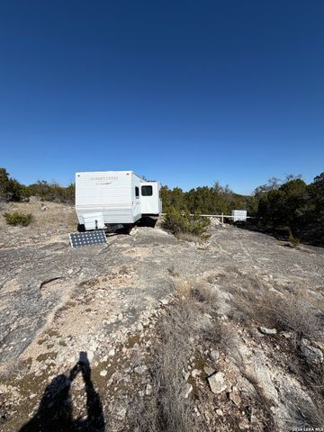 498 Sd 45330, Rocksprings, TX 78880