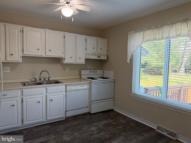 5404 DORAL DR, Wilmington, DE 19808