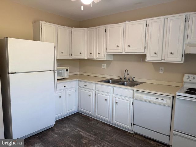 5404 DORAL DR, Wilmington, DE 19808