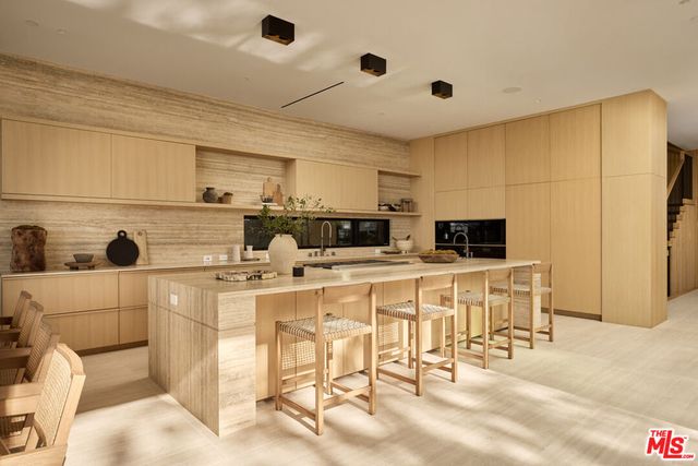 1149 Linda Flora Drive, Los Angeles, CA 90049