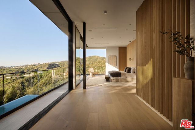 1149 Linda Flora Drive, Los Angeles, CA 90049