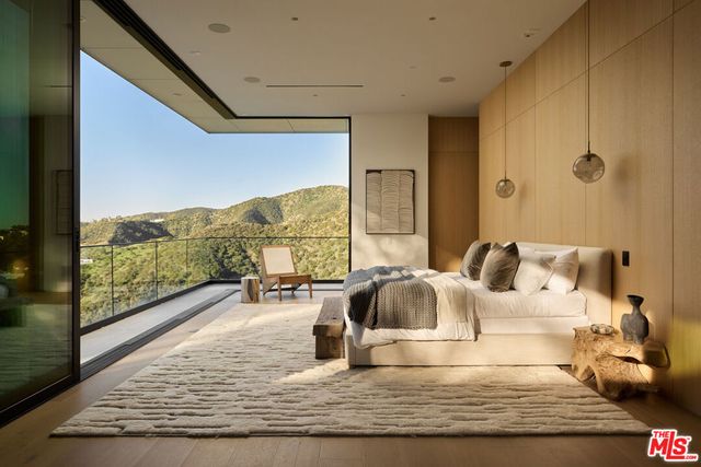 1149 Linda Flora Drive, Los Angeles, CA 90049