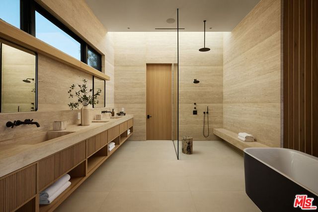 1149 Linda Flora Drive, Los Angeles, CA 90049