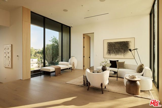 1149 Linda Flora Drive, Los Angeles, CA 90049