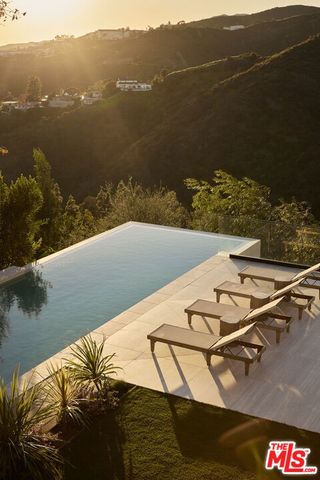 1149 Linda Flora Drive, Los Angeles, CA 90049