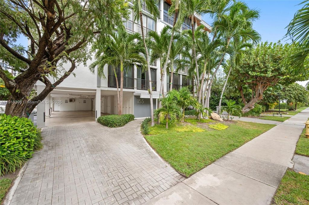 155 Sunrise Dr 4B, Key Biscayne, FL 33149