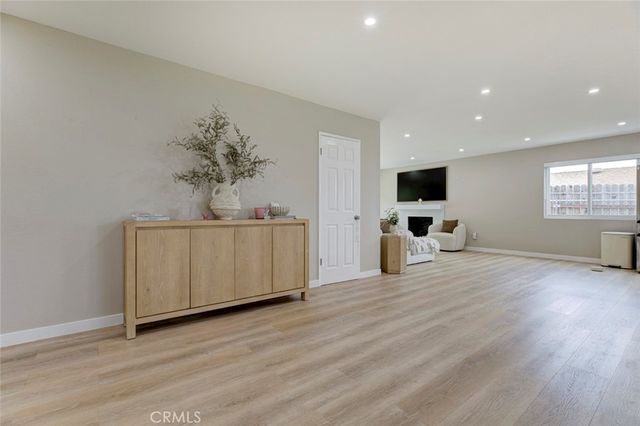 13808 Shablow Avenue, Sylmar, CA 91342