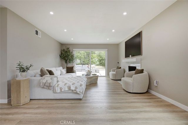 13808 Shablow Avenue, Sylmar, CA 91342