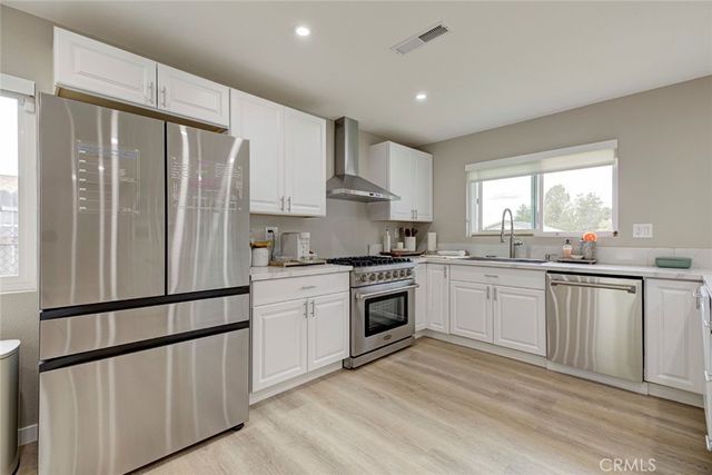 13808 Shablow Avenue, Sylmar, CA 91342