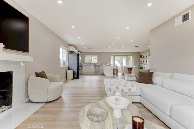 13808 Shablow Avenue, Sylmar, CA 91342