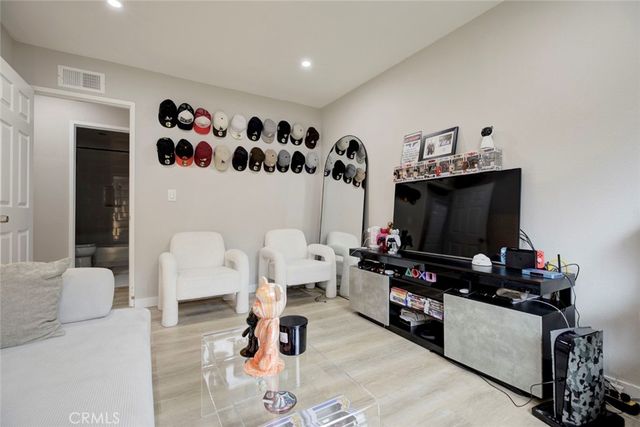 13808 Shablow Avenue, Sylmar, CA 91342