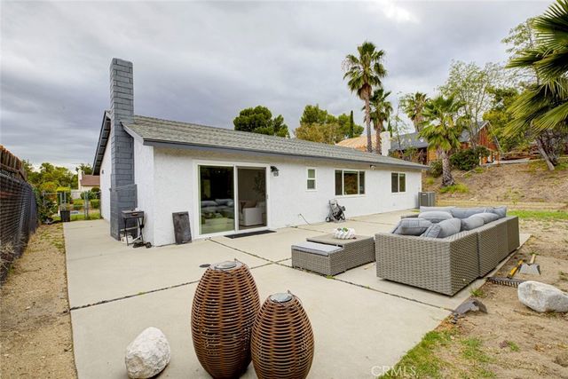13808 Shablow Avenue, Sylmar, CA 91342