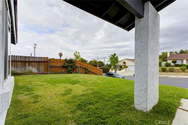 13808 Shablow Avenue, Sylmar, CA 91342