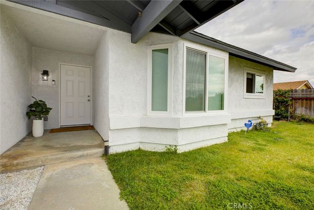 13808 Shablow Avenue, Sylmar, CA 91342