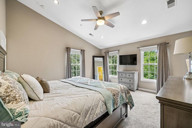 211 RIDGEPOINT PL, Gaithersburg, MD 20878