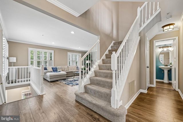 211 RIDGEPOINT PL, Gaithersburg, MD 20878