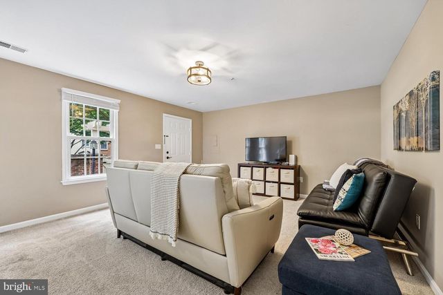 211 RIDGEPOINT PL, Gaithersburg, MD 20878