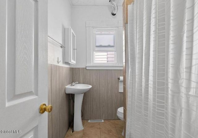 1857 Foster Avenue, Schenectady, NY 12308