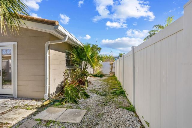 11130 3RD STREET E, Treasure Island, FL 33706