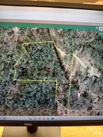 1694 Humpback Mountain Road, Spruce Pine, NC 28777
