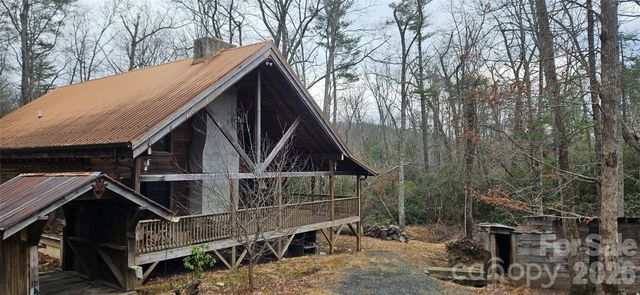 1694 Humpback Mountain Road, Spruce Pine, NC 28777