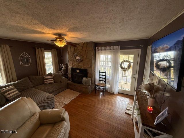 159 Mountain House Circle, Coeburn, VA 24230