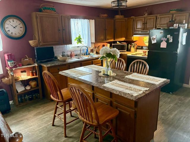 159 Mountain House Circle, Coeburn, VA 24230