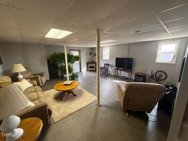 159 Mountain House Circle, Coeburn, VA 24230