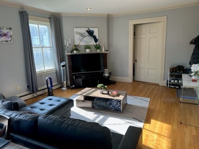 31 Auburn 1, Newton, MA 02465
