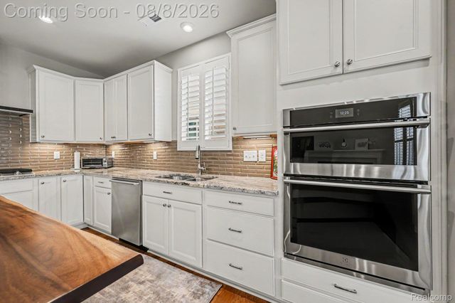 48762 Rockview Road, Novi, MI 48374