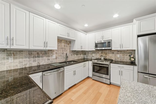 603 Trump Park 603, Shrub Oak, NY 10588