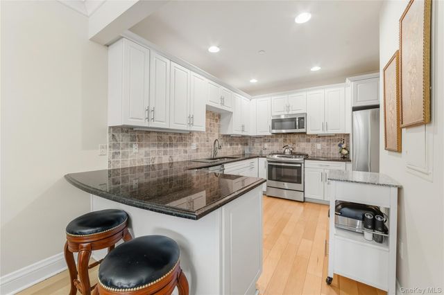 603 Trump Park 603, Shrub Oak, NY 10588