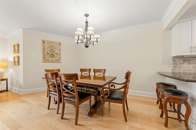 603 Trump Park 603, Shrub Oak, NY 10588