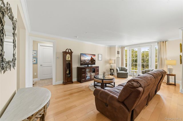 603 Trump Park 603, Shrub Oak, NY 10588