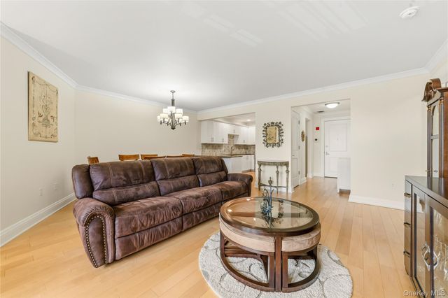 603 Trump Park 603, Shrub Oak, NY 10588