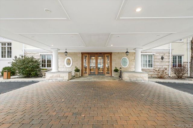 603 Trump Park 603, Shrub Oak, NY 10588