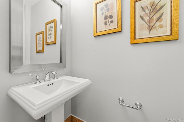 603 Trump Park 603, Shrub Oak, NY 10588