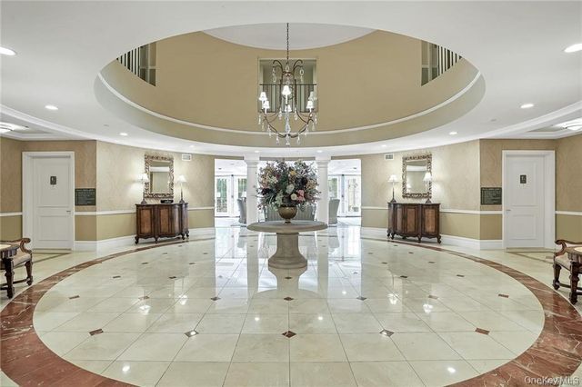603 Trump Park 603, Shrub Oak, NY 10588