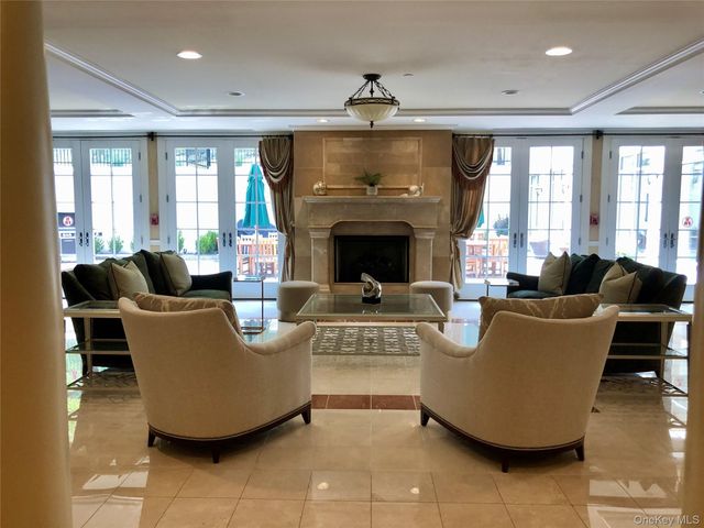 603 Trump Park 603, Shrub Oak, NY 10588