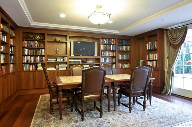603 Trump Park 603, Shrub Oak, NY 10588