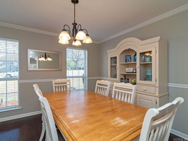 9 Sugarloaf Circle, Maumelle, AR 72113